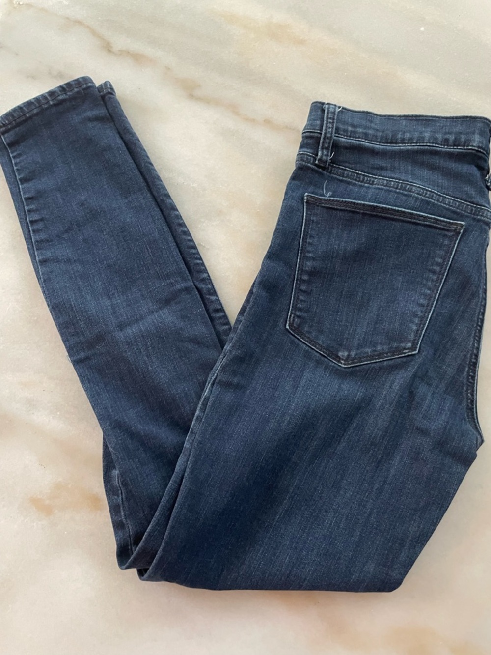 GAP Women's Navy Skinny Jeans size 4